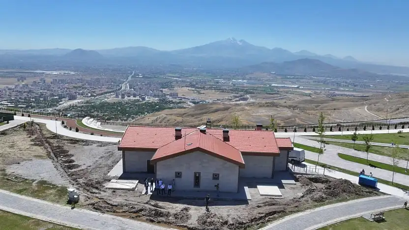 Başkan Çolakbayrakdar: 'Kayseri'nin eşsiz manzarası, Kafe Sinan'ın lezzetiyle buluşacak'