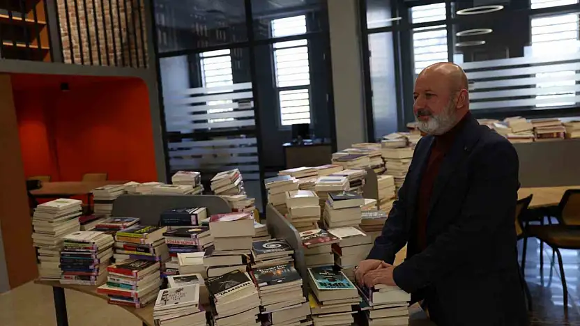 Başkan Çolakbayrakdar: 'Kütüphaneler haftası vesilesiyle bilgiyle büyüyen bir şehir inşa ediyoruz'