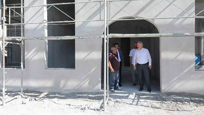 Başkan Palancıoğlu'ndan yapımı devam eden Hayrat Camii'nde inceleme