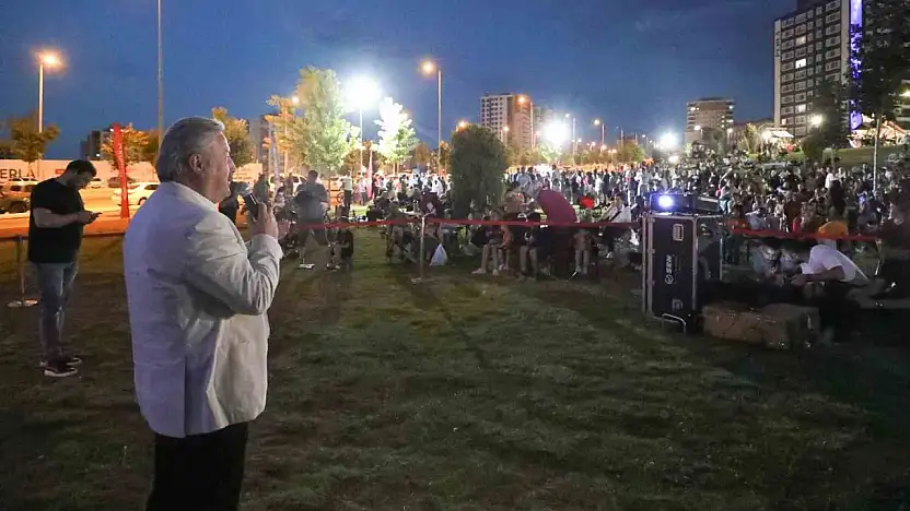 Başkan Palancıoğlu Sinema Günleri'nde vatandaşlarla bir araya geldi