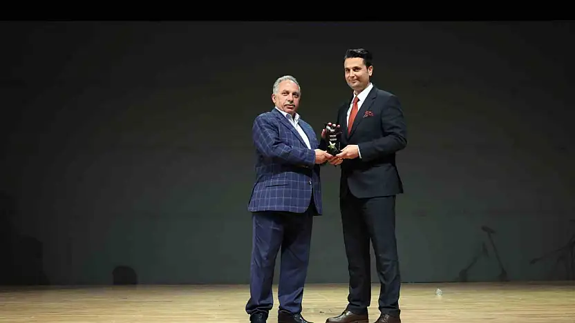 Başkan Yalçın'a 'Turizme katkı onur' ödülü