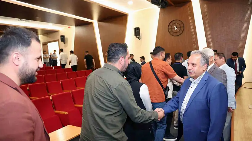 Başkan Yalçın personelle bayramlaştı