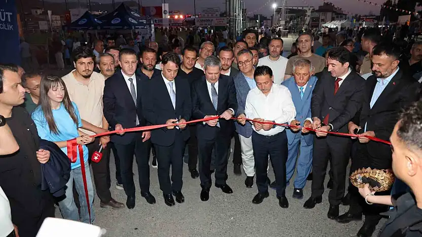Büyükşehir Belediyesi Spor A.Ş., Âşık Seyrani Festivali'nde miniklerin neşesine ortak oldu