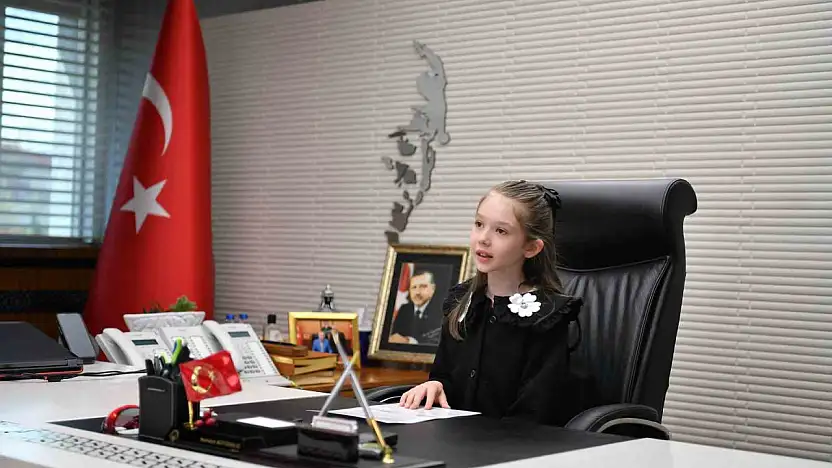 Büyükşehir'de başkanlık koltuğuna minik Zeynep oturdu