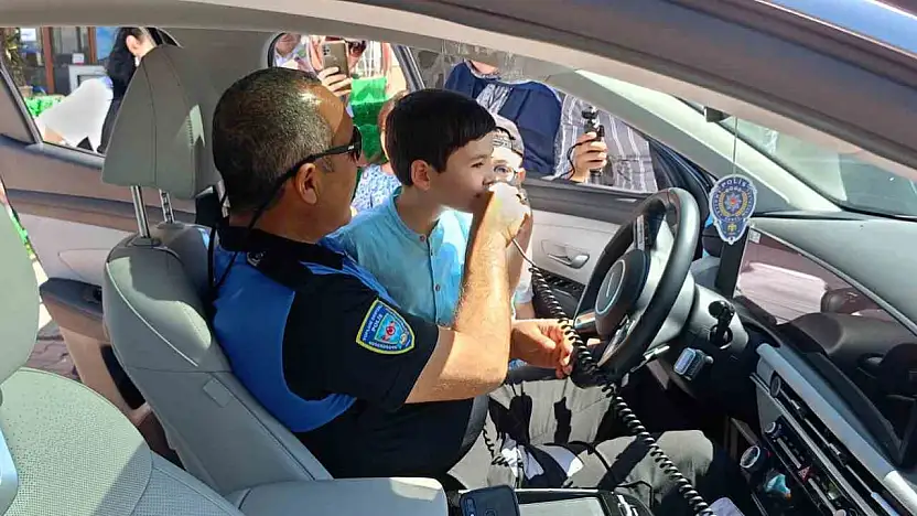 Büyükşehir Engelsiz Çocukevi'nin özel konukları, Atlı Polis Grup Amirliği'ne konuk oldu