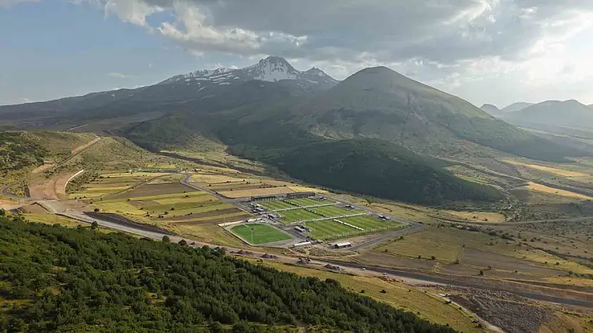 Büyükşehir'in spor vizyonu Erciyes'i yeni sezonun vazgeçilmez kamp merkezi yapıyor