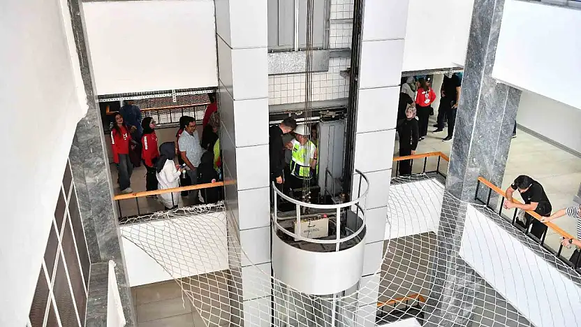 Büyükşehirden asansörden kişi kurtarma eğitimi
