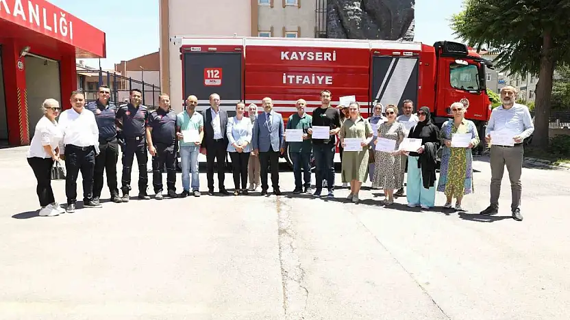 Büyükşehirin 'Afet' odaklı kurslarında katılım belgeleri sahiplerini buldu