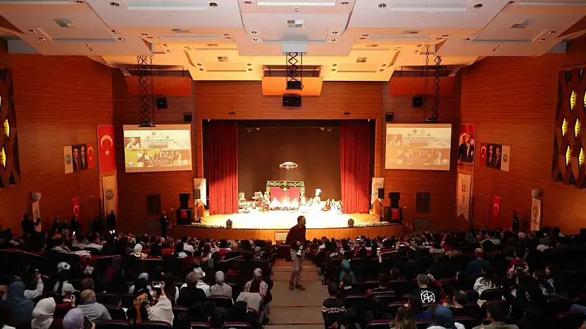 Cengiz Aytmatov'a Talas'ta görkemli anma