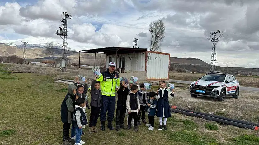 Çocukların bayram harçlıkları jandarmadan
