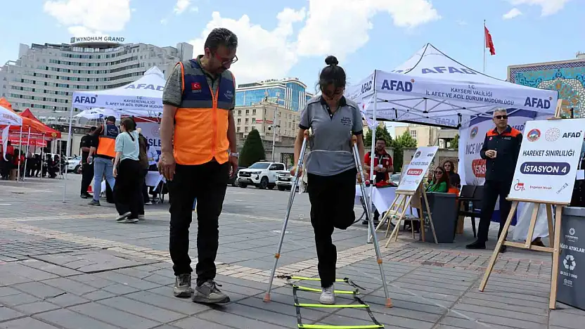 Engellilerin yaşadığı zorlukları empati kurarak öğrendiler