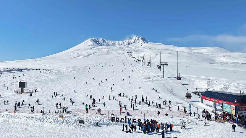Erciyes, ara tatil ve Ramazan Bayramı'nda kayakseverleri bekliyor