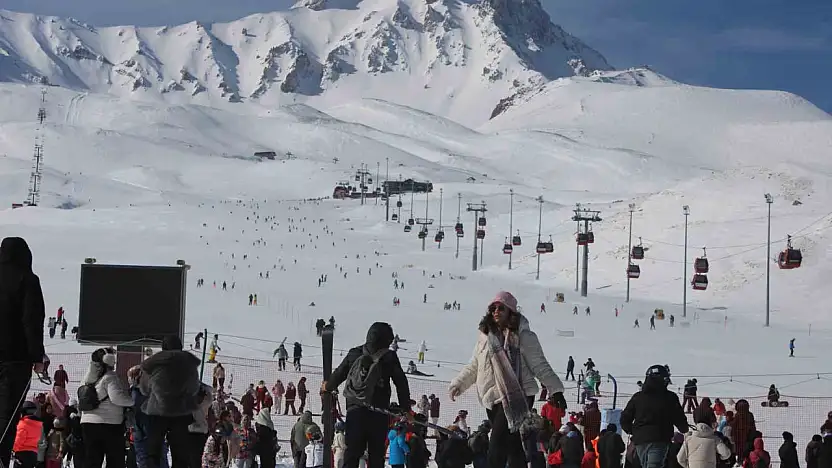 Erciyes'e sömestir bereketi: 1.4 milyon turist ziyaret etti