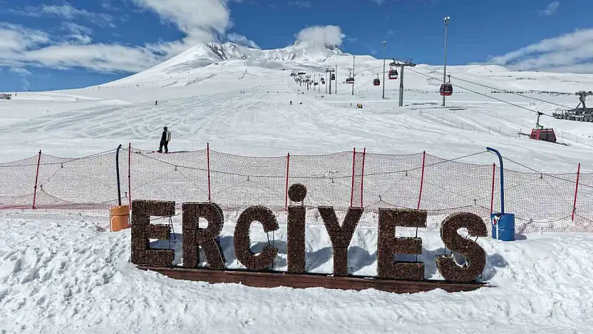 Erciyes'te kayak keyfi nisanda da sürecek