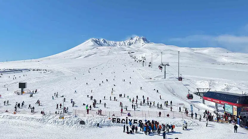 Erciyes'te kayak sezonu tüm hızıyla devam ediyor