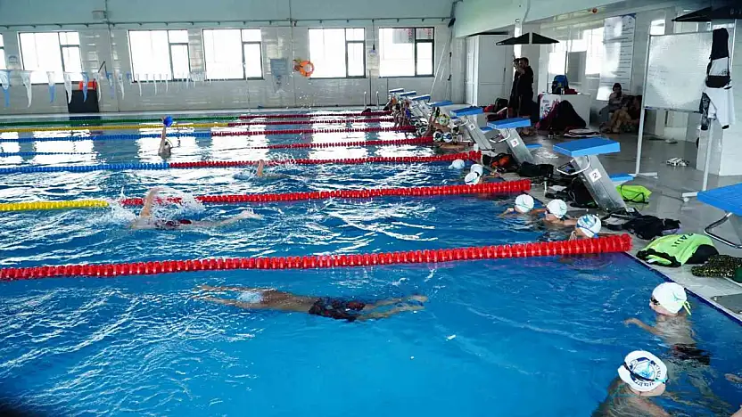 Erciyes Yüksek İrtifa Kamp Merkezi, profesyonel yüzme kulüplerinin yeni sezon hazırlık adresi oldu