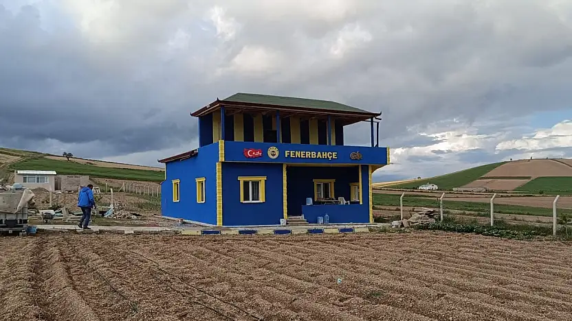 Fenerbahçe taraftarı, hayalini kurduğu evi yaptı