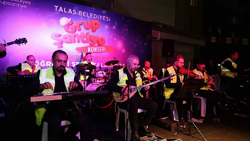 Grup Şantiye Melikgazi Kız Yurdunu coşturdu