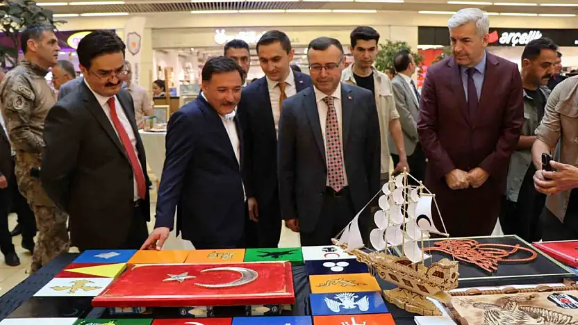 Hükümlü ve tutukluların el emekleri sergilendi