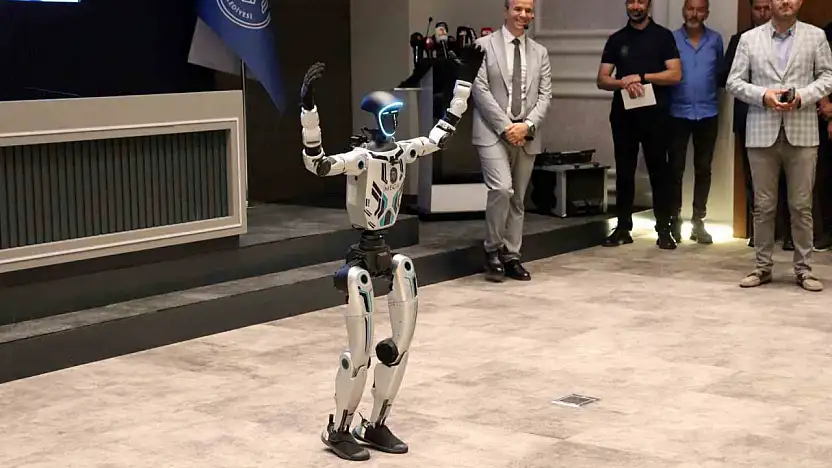 İnsansı robot belediyede işe girdi