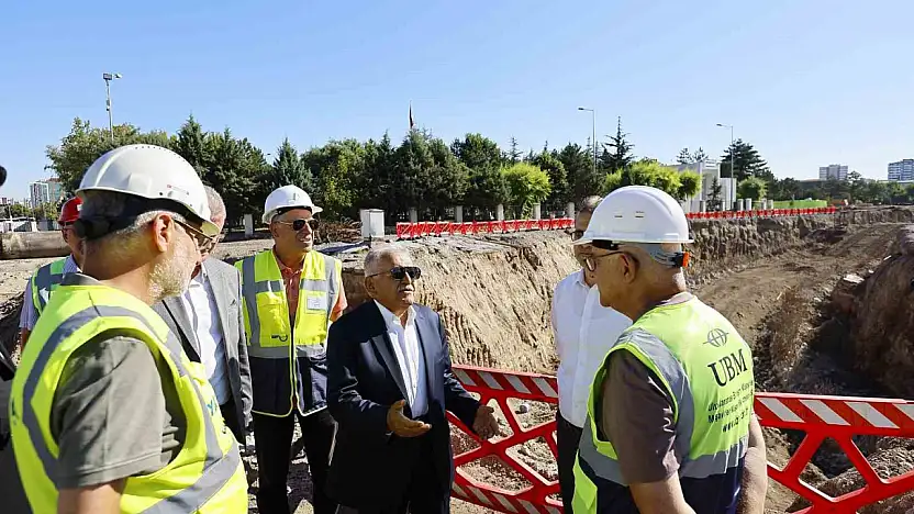 Kartal Kavşağı'nda incelemelerde bulunan Büyükkılıç: 'Yüzde 40'ın üzerine çıkmış durumdayız'