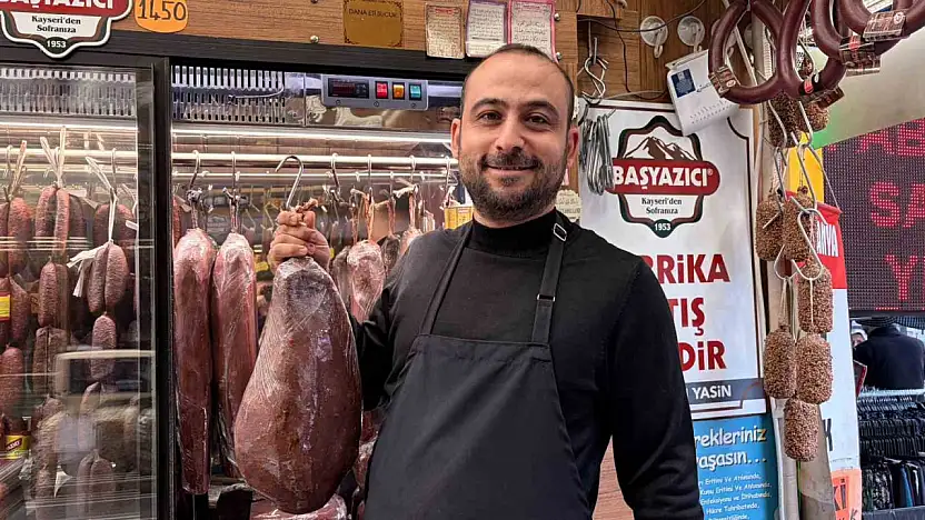 Kastamonu pastırmasını öven şefe Kayserili pastırmacıdan cevap: 'Demek ki şefimize Kayseri pastırmasını yedirmemişler'