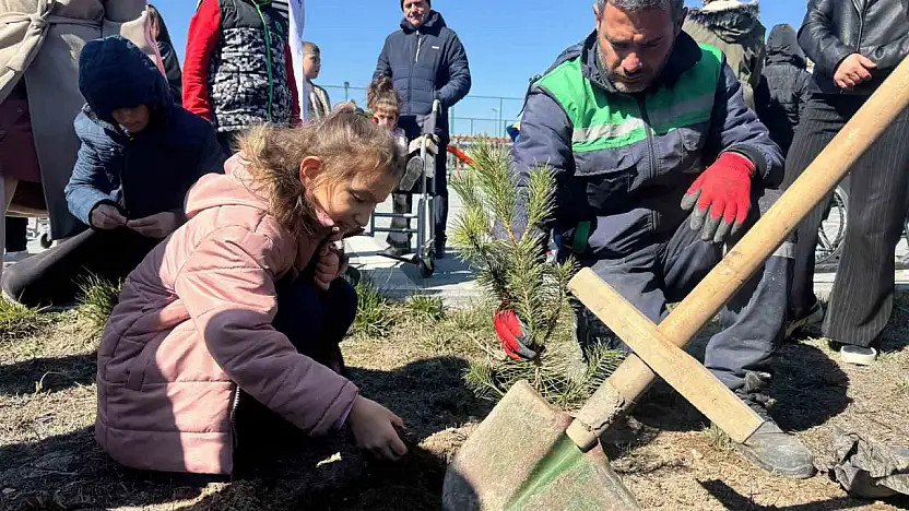 Kayseri Büyükşehir'den özel çocuklarla anlamlı ağaç dikim etkinliği