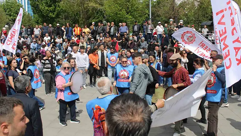 Kayseri'de 1 Mayıs halaylarla kutlandı