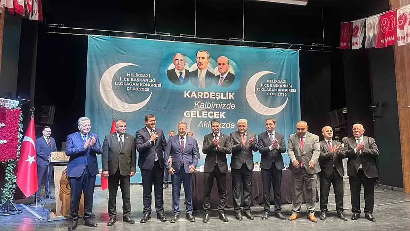 Kayseri'de 3 belediye meclis üyesi MHP'ye katıldı