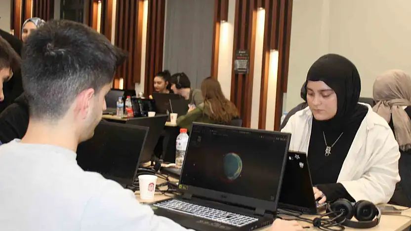 Kayseri'de gençleri uzayla buluşturan TUA Astro Hackathon Yarışması başladı