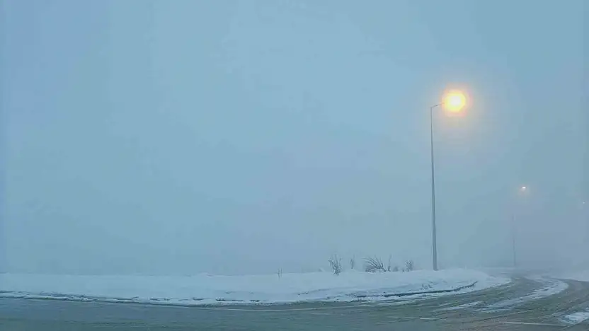 Kayseri'de görüş mesafesine sis engeli