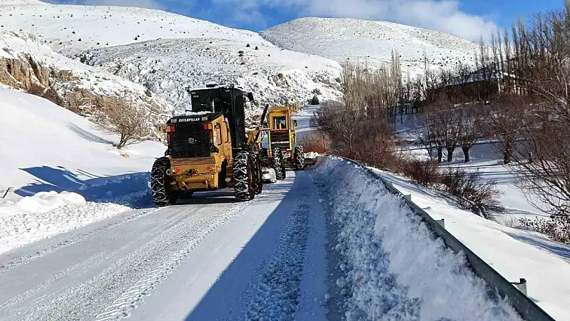Kayseri'de kapanan 126 yol ulaşıma açıldı