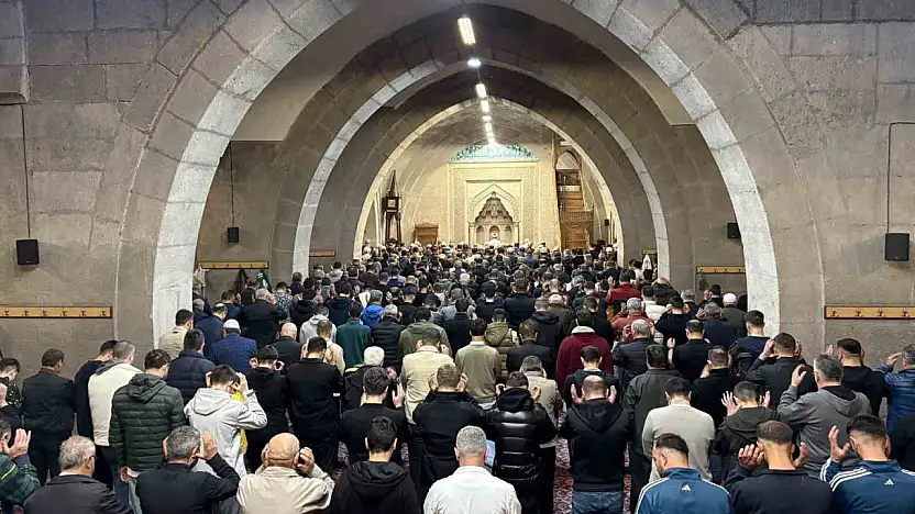 Kayseri'de Kurban Bayramı'nda camiler doldu
