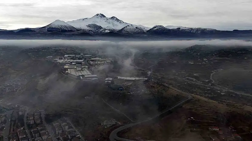 Kayseri'de sis etkisini sürdürüyor