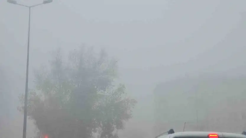 Kayseri'de sis görüş mesafesini düşürdü