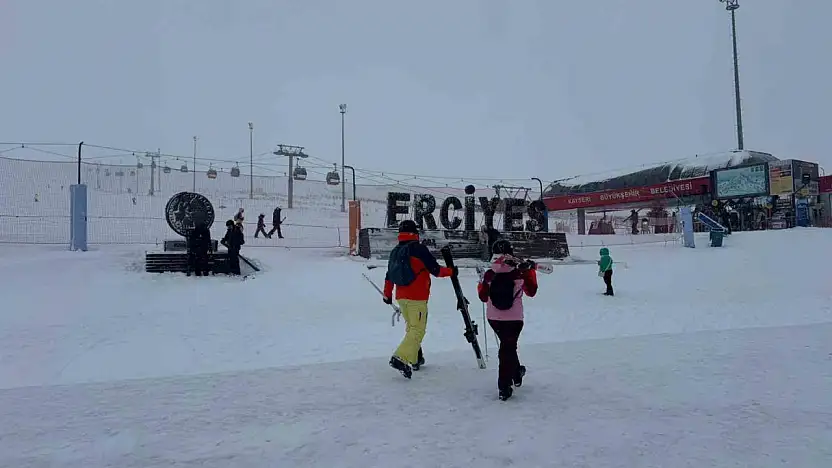 Kayseri güne beyaz örtüyle uyandı