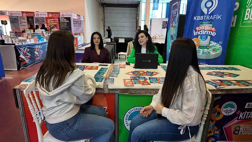 Kayseri Kitap Fuarı'nda çocukların keyfi yerinde