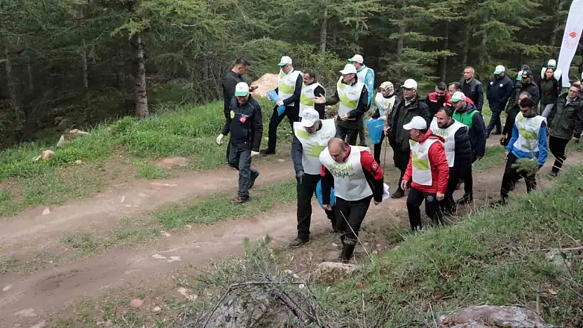 Kayseri protokolü yangınlara karşı ormanda temizlik yaptı