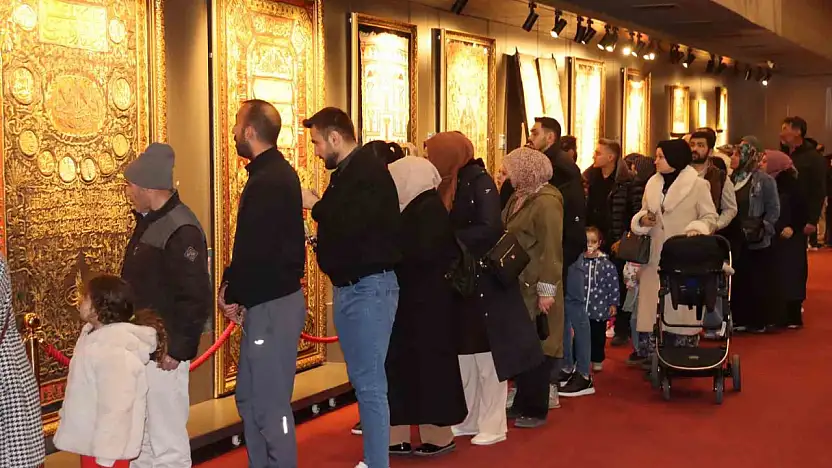Kayserililer iftarın ardından 'Kutsal Emanetler'e koştu