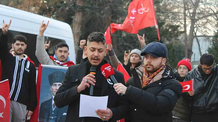 Kayserililerden Türk Bayrağı'na yapılan saldırıya tepki