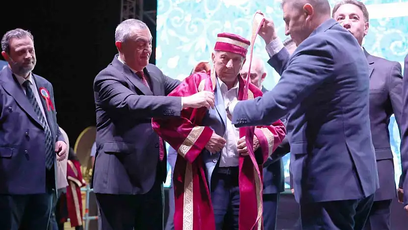 KAYSO'nun Yılın Ahisi Mustafa Suat Köylüoğlu haftan giydi