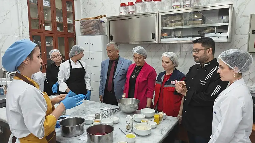 Lise öğrencilerinden 'çölyak' farkındalığı