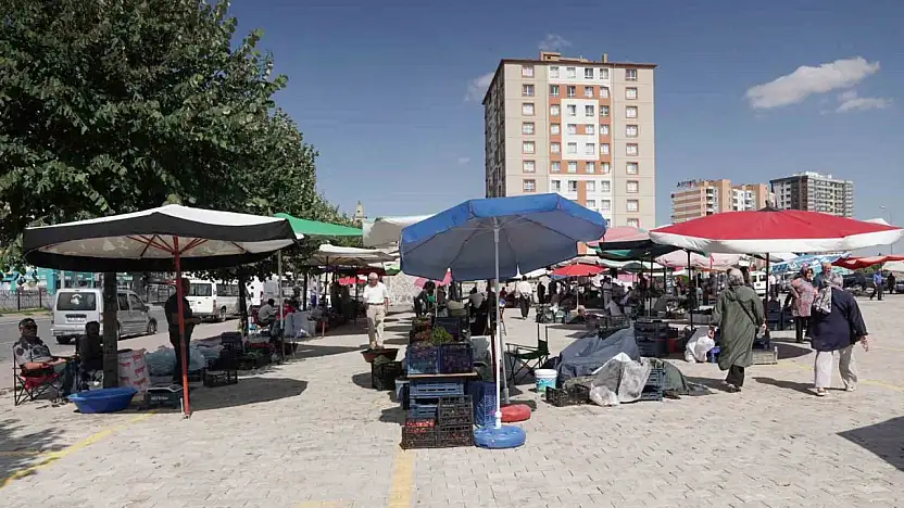 Melikgazi Belediyesi üretici pazarlarında organik ürünler vatandaşla buluşuyor