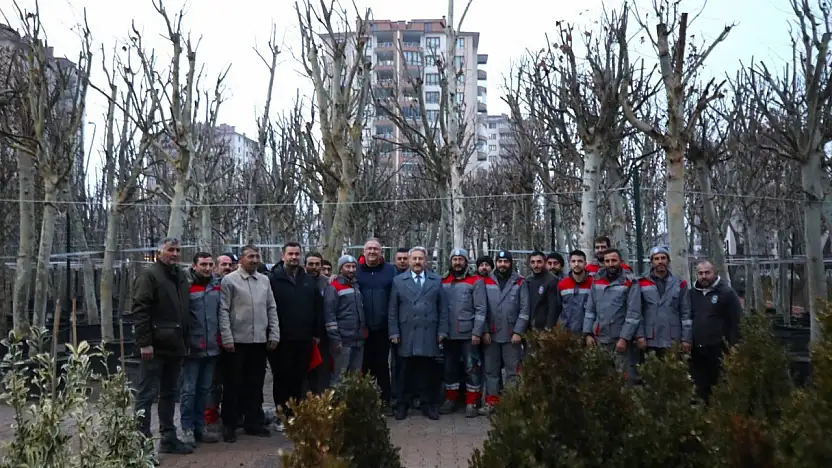 Melikgazi Belediyesi, yeni ağaçlarla nefes olmaya devam ediyor