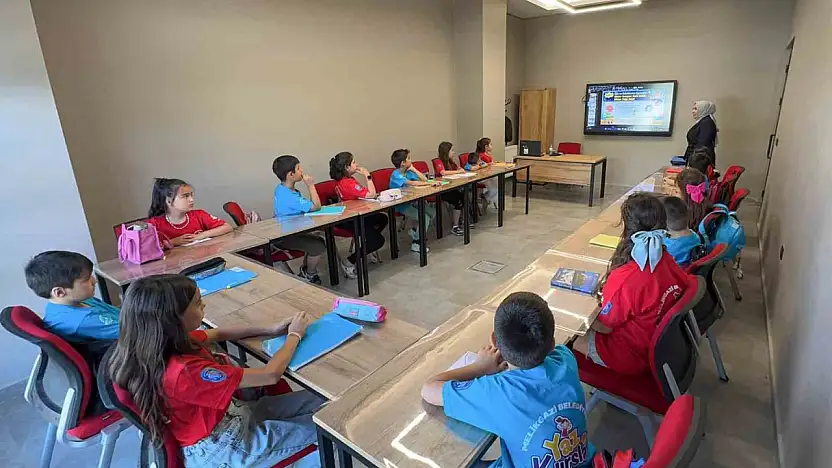 Melikgazi'nin kursları yaz mevsimine renk katıyor