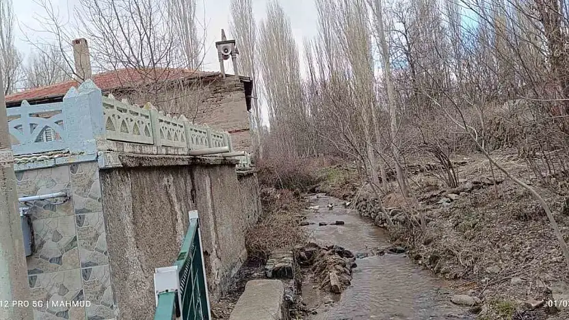 Minaresiz cami görenleri şaşırtıyor
