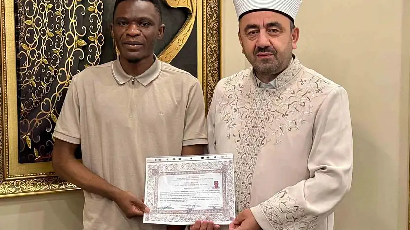 Müslüman olan Zambiyalı Singoma Musa ismini aldı