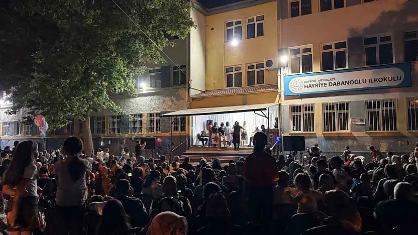 Öğrenciler yerine bu kez veliler yarıştı