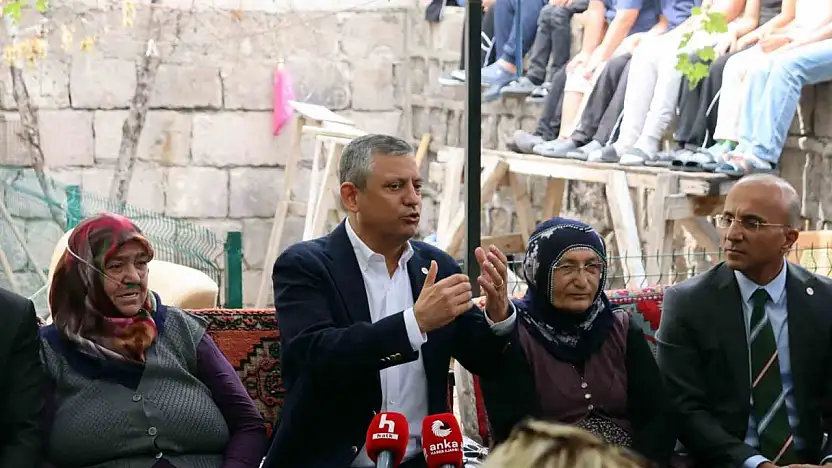 Özgür Özel'den gaf: 'Kayseri'ye CHP'li belediyede getireceğiz'