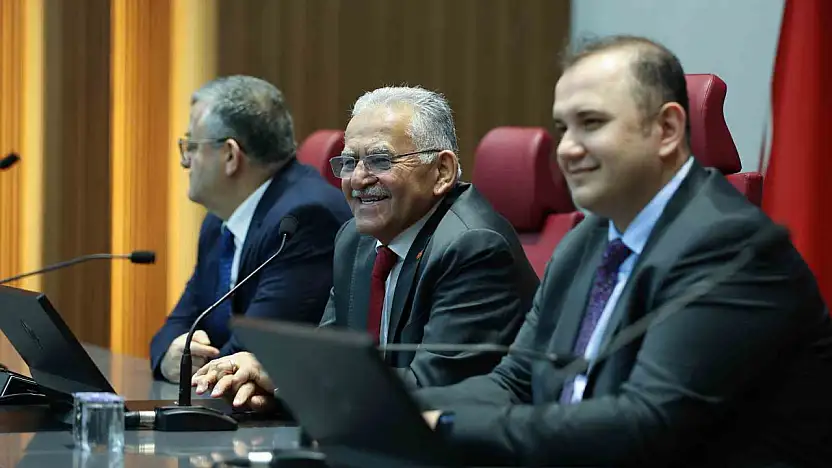 Personeliyle bayramlaşan Başkan Büyükkılıç: 'Kayseri Büyükşehir bir marka'